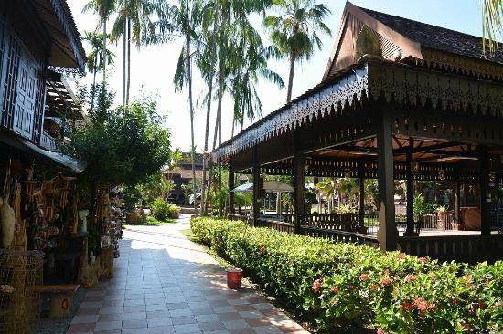 Kampung Kraftangan dan Muzium Kraftangan